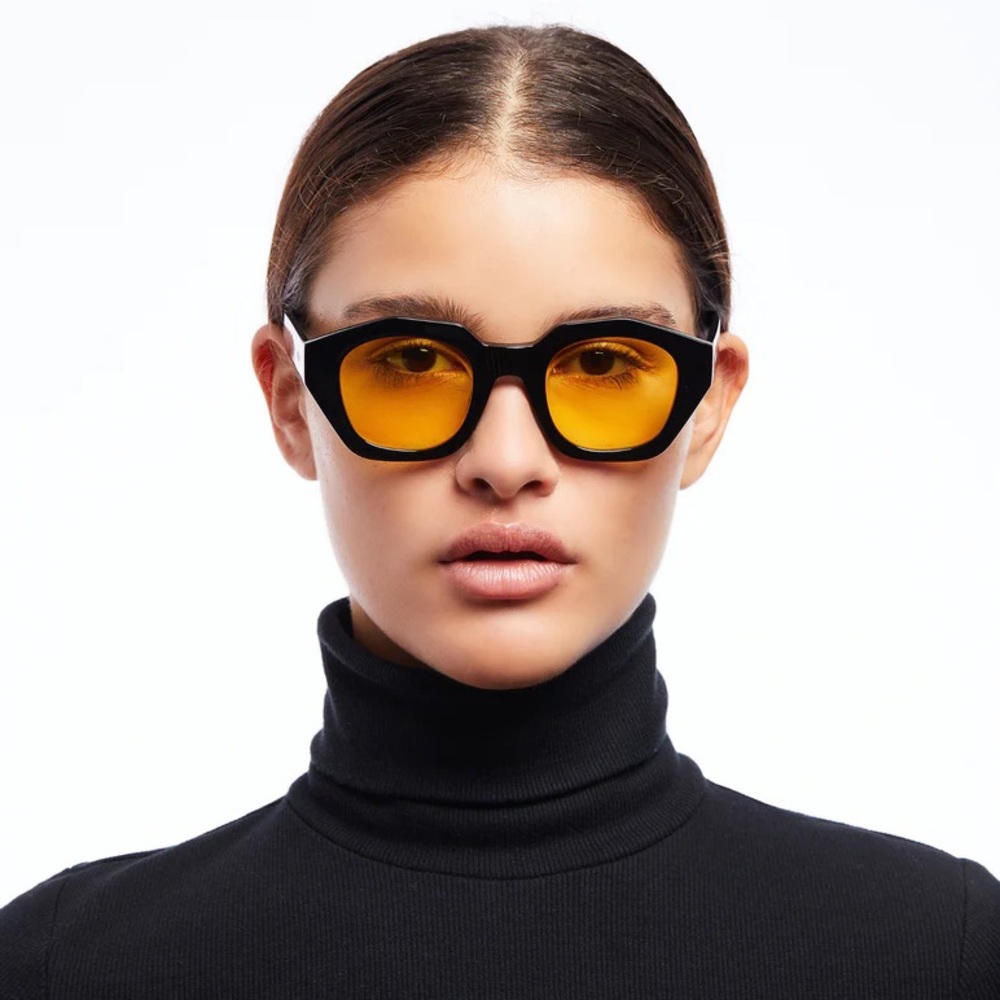 Strata Amplify glasses